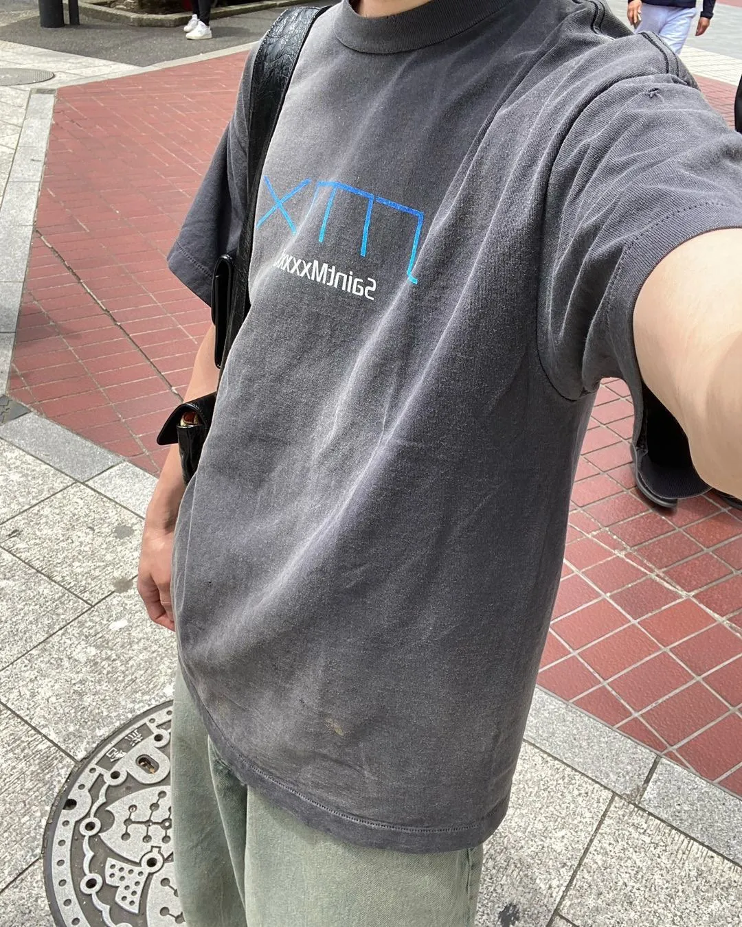 SAINT Mxxxxxx SM6 TEE/BLK latest model SM6 basic LOGO printed TEE, washed black S-XL, garment dyeing, heavy washing to make old, hanging holes, highly restored original printing, correct with anti-counterfeiting angel mark